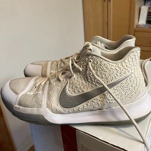 Nike size 13 White Basketball Shoes